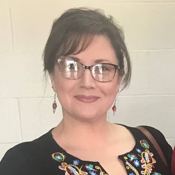 Meet your Posher, Christie - Picture 1 of 1